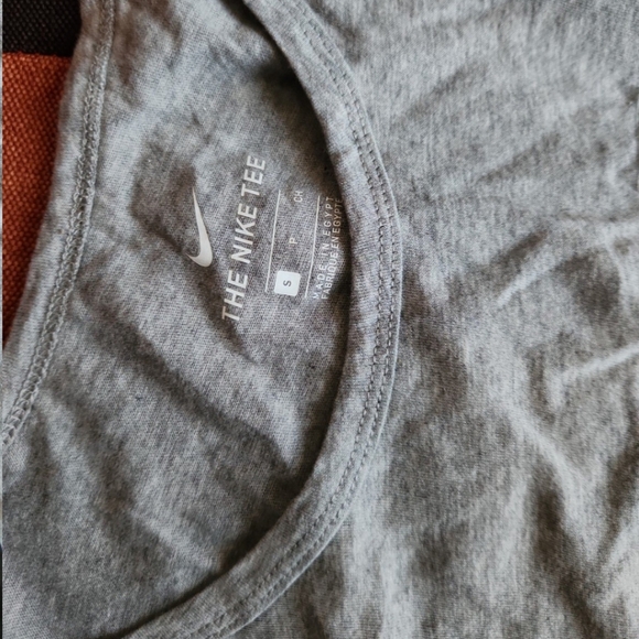 Nike Tank - Picture 2 of 4